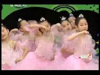 天地喜洋洋舞蹈视频,欢腾舞动，共赏民族风情盛宴